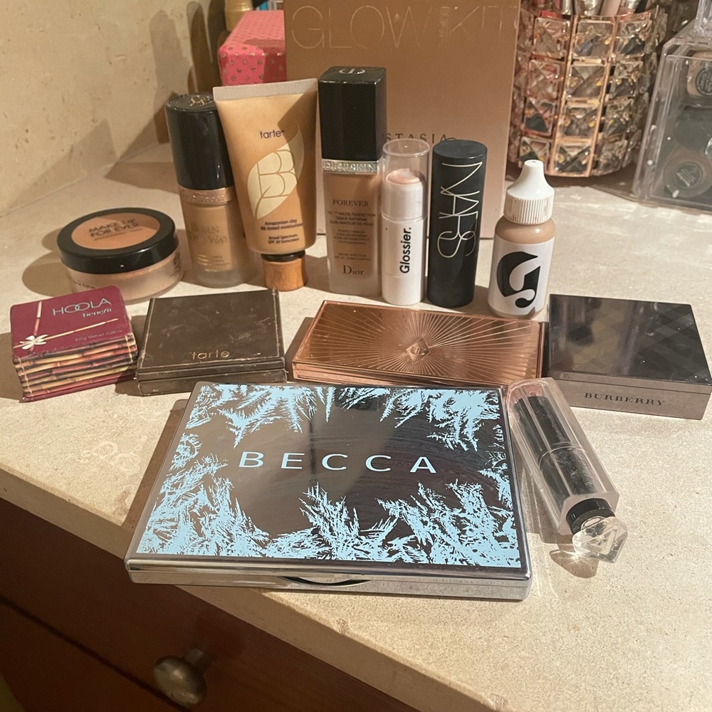 Designer used makeup bundle